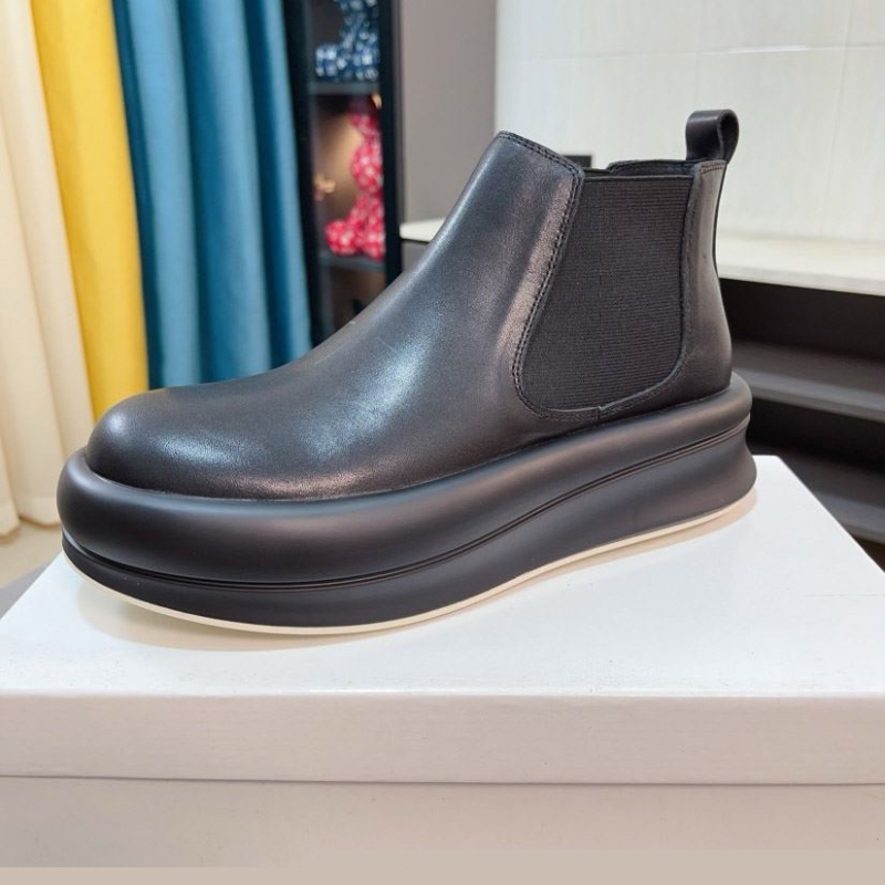 Pra*a leather shoes